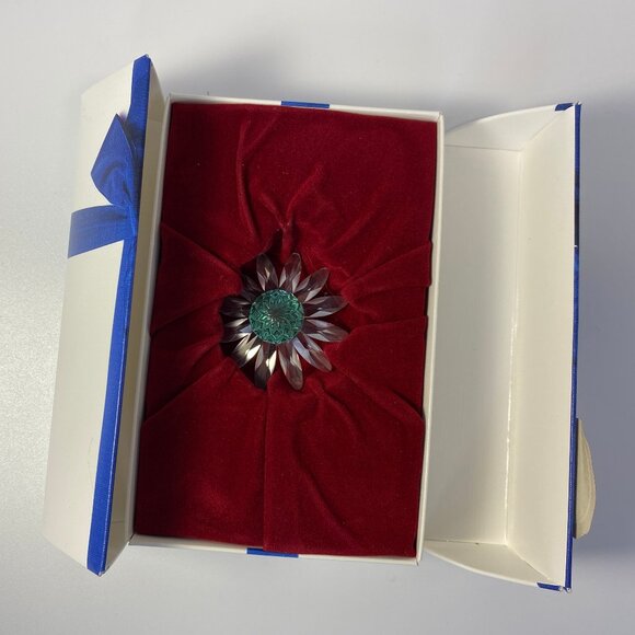Swarovski Crystal SCS Green Daisy Flower Figurine, Box - Picture 1 of 11